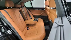 2023 BMW 5-Series 520i Luxury — фото 12