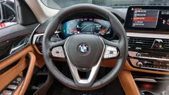 2023 BMW 5-Series 520i Luxury — фото 13