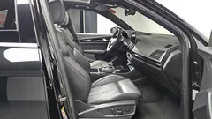 2021 Audi Q5 45 TFSI Quattro Premium, чёрный — фото 11