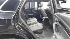 2021 Audi Q5 45 TFSI Quattro Premium, чёрный — фото 12
