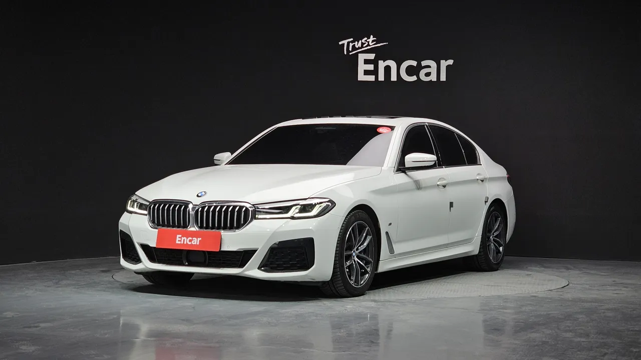 2022 BMW 5-Series 520i M Sport