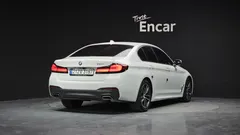 2022 BMW 5-Series 520i M Sport — фото 2