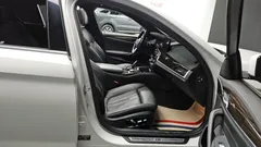 2022 BMW 5-Series 520i M Sport — фото 11