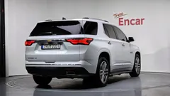 2022 ChevroletGMDaewoo Traverse 3.6 AWD Hi Country — фото 2