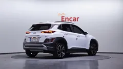 2022 Hyundai Kona Gasoline 1.6 Turbo 4WD, белый — фото 2