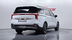 2024 Kia Canival Diesel 9-Seater Signature, белый — фото 2