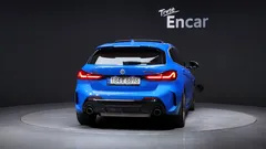2022 BMW 1-Series M135i xDrive — фото 4