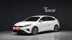2022 Kia K3 1.6 Turbo GT 5Door, белый — фото 1