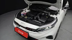 2022 Kia K3 1.6 Turbo GT 5Door, белый — фото 6