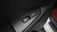 2022 Kia K3 1.6 Turbo GT 5Door, белый — фото 18