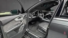 2022 Audi Q7 55 TFSI Quattro Premium, серый — фото 15