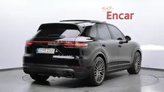2023 Porsche Cayenne 3.0 PLATINUM EDITION — фото 2