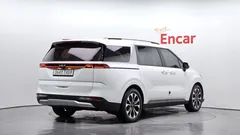 2022 Kia Carnival Diesel 9-Seater Prestige — фото 2