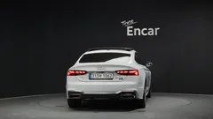 2021 Audi A5 40 TFSI Quattro Premium Sportback, белый — фото 4