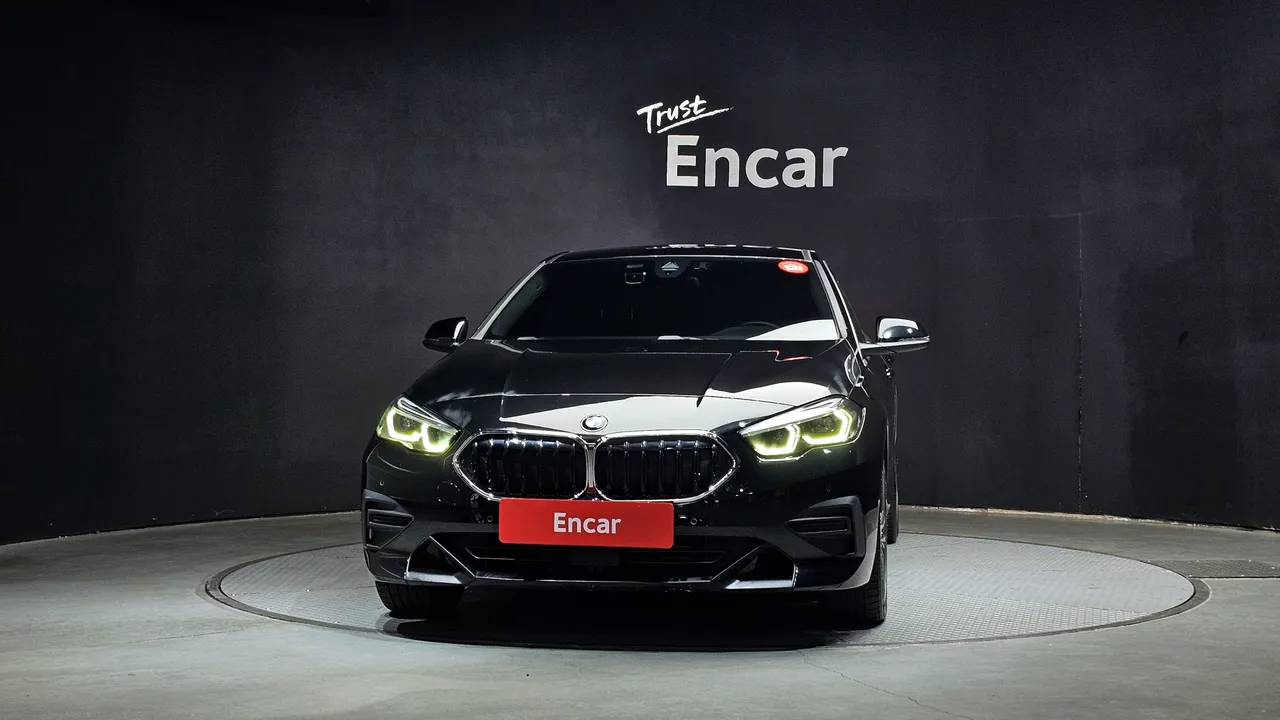 2022 BMW 2-Series 220i Advantage