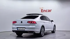2022 Volkswagen Passat 2.0 TDI Prestige — фото 2