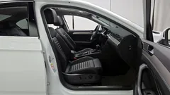 2022 Volkswagen Passat 2.0 TDI Prestige — фото 10