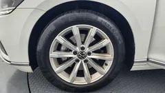 2021 Volkswagen Passat 2.0 TDI Premium, белый — фото 5
