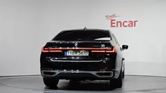 2021 BMW 7-Series 740Li xDrive Design Pure Excellence, чёрный — фото 4