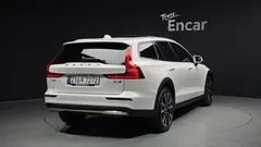 2023 Volvo V60 B5 Ultimate AWD, белый — фото 2
