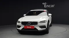2023 Volvo V60 B5 Ultimate AWD, белый — фото 3