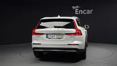 2023 Volvo V60 B5 Ultimate AWD, белый — фото 4