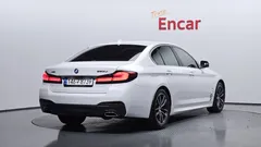2023 BMW 5-Series 523d xDrive M Sport — фото 2
