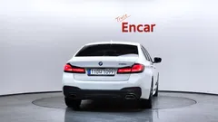 2022 BMW 5-Series 520i M Sport — фото 4