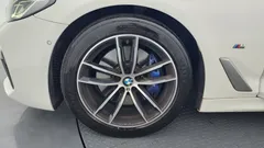2022 BMW 5-Series 520i M Sport — фото 5