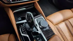 2022 BMW 5-Series 520i M Sport — фото 8