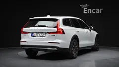 2023 Volvo V60 B5 Ultimate AWD — фото 2