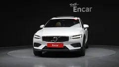 2023 Volvo V60 B5 Ultimate AWD — фото 3