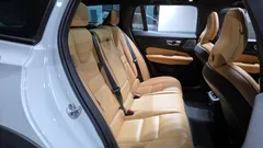 2023 Volvo V60 B5 Ultimate AWD — фото 12