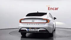 2022 Hyundai Sonata Premium Plus, белый — фото 8