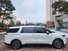 2022 Kia Carnival Diesel 9-Seater Prestige — фото 4