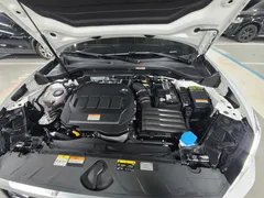 2023 Audi Q2 35 TDI Premium, белый — фото 10