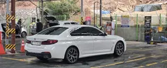 2022 BMW 5-Series 530e M Sport — фото 4