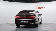 2021 Genesis G90 5.0 AWD, коричневый — фото 4