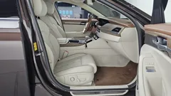 2021 Genesis G90 5.0 AWD, коричневый — фото 11