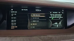 2021 Genesis G90 5.0 AWD, коричневый — фото 15