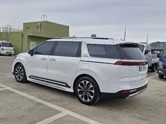 2023 Kia Carnival Gasoline 9-Seater Noblesse — фото 4
