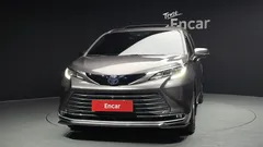 2023 Toyota Sienna 2.5 Hybrid AWD, серый — фото 3