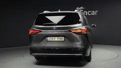 2023 Toyota Sienna 2.5 Hybrid AWD, серый — фото 4