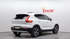 2022 Volvo XC40 B4 Inscription, белый — фото 2