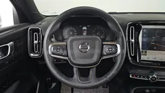 2022 Volvo XC40 B4 Inscription, белый — фото 14