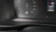 2022 Volvo XC40 B4 Inscription, белый — фото 17