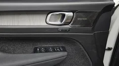 2022 Volvo XC40 B4 Inscription, белый — фото 18