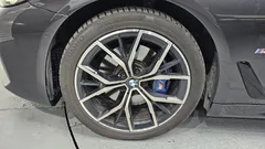 2023 BMW 5-Series 530i xDrive M Sport Package, серый — фото 5