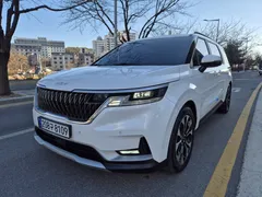2023 Kia Carnival Diesel 9-Seater Prestige — фото 2