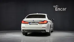 2023 BMW 5-Series 530i Luxury — фото 4